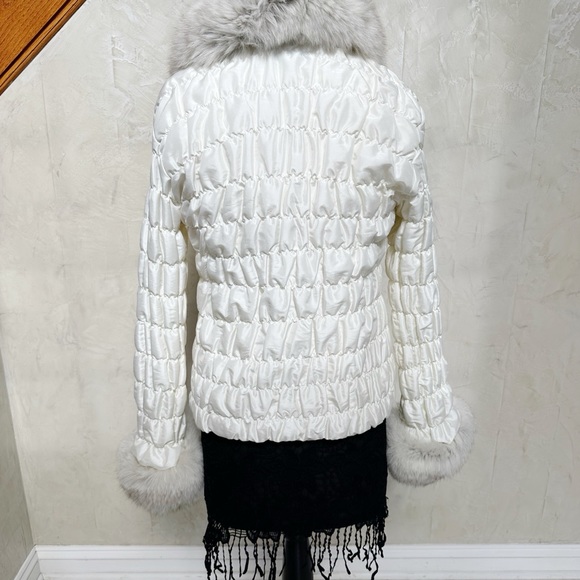 Barely Worn Dino Gaspari Ruched White Jacket.  Detachable Collar and Vest - Picture 5 of 7